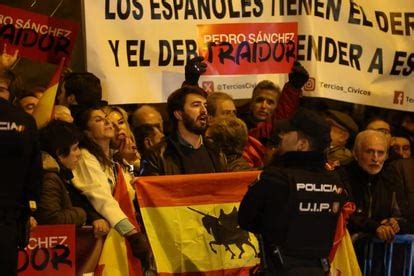 Abascal Calienta Las Protestas Ante Las Sedes Del PSOE Pero Se