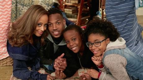 Marlon Wayans TV show hits close to home - CNN