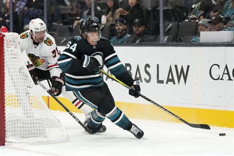 Will Smith Scores Twice For First Nhl Goals Sharks Beat Blackhawks