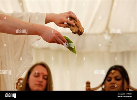 Hindu Wedding At Bhaktivedanta Manor Stock Photo Alamy