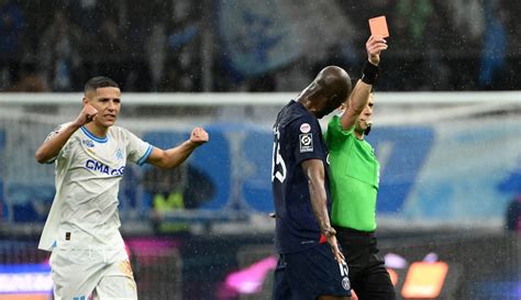 Foto Tensi Panas Laga Klasik Marseille Vs PSG Tuan Rumah Babak Belur