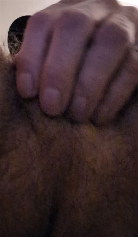 Loud fart from a hairy ass ThisVid 日本語で