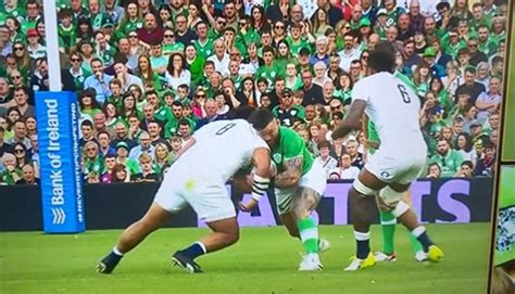 VIDEO Billy Vunipola atomise un joueur Irlandais et écope d un carton