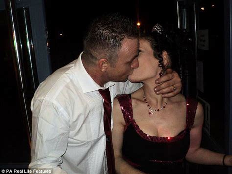 Wife Lifts A Three Year Sex Ban On Her Cheating Husband Daily Mail Online