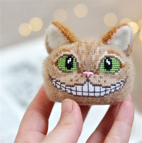 Living on the Rainbow: Cheshire Cat cross stitch pattern / Чеширський Кіт