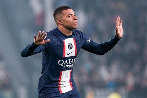 Foot Psg Psg Mbappé Vendu En 2023 Cest Reparti Pour Un Tour Foot 01