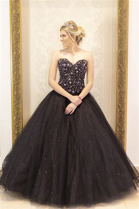 Vestido De Debutante Princesa Preto Renda Bordada E Strass