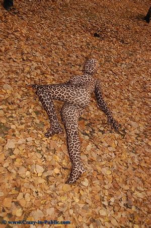 Three Hot Zentai Wearing Teen Flexing Their Hot Bodys In XXX Dessert