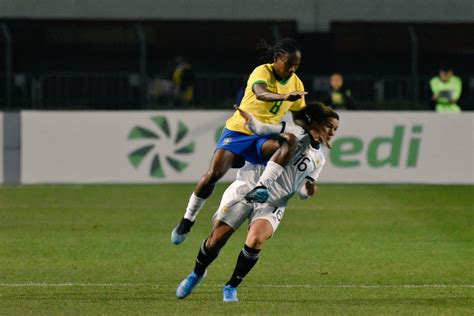 Sele O Feminina Atropela A Argentina Na Estreia De Pia Sundhage Nd Mais