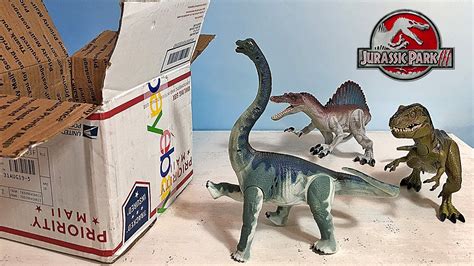 A Box Of Jurassic Park 3 Dinosaur Action Figures T Rex Spinosaurus Brachiosaurus Youtube