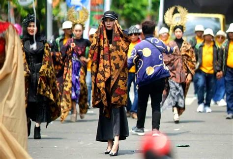 Pawai Opd Jadi Penutup Rangkaian Harjad Ke Kabupaten Pamekasan