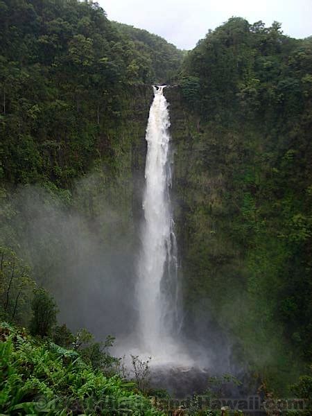 Hawaii Waterfalls - Explore a Big Island waterfall