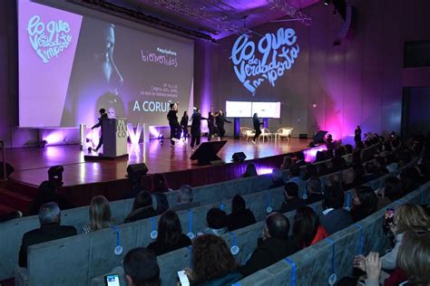 Espinosa Arantxa Martínez y Ousman Umar en A Coruña con el Congreso