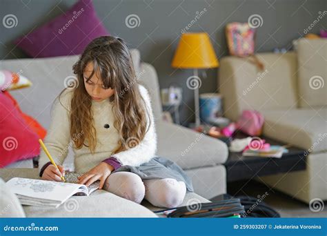 Desenho De Menina De Anos Imagem De Stock Imagem De Rostos