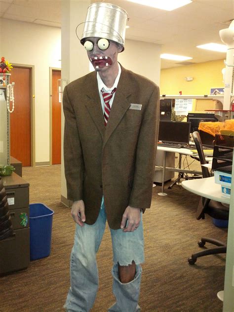 My roommate dressed as "Bucket Head Zombie" from PvZ : gaming