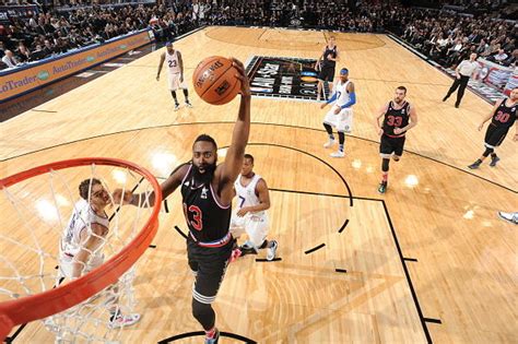 Video James Harden Stephen Curry Hook Up For Pair Of Impressive Dunks Ultimate Rockets