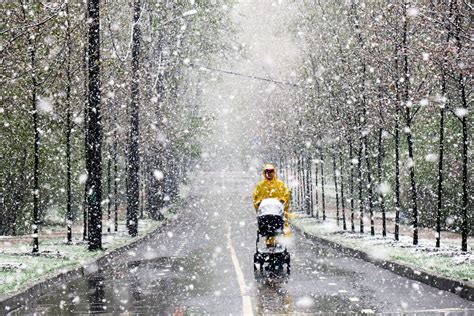 May brings snow to Russian streets and Instagrams - Russia Beyond