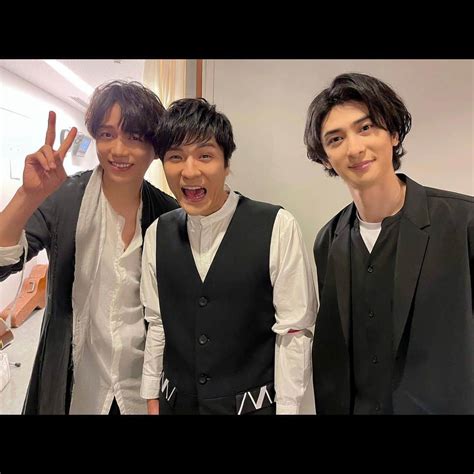 山崎育三郎さんのインスタグラム写真 山崎育三郎instagram 「 今日はゆうたと2人楽屋！ ヴォルフガングを離れて会うのは新鮮。 直太朗兄さんと3人で、ハーモニーもかなり練習しまし