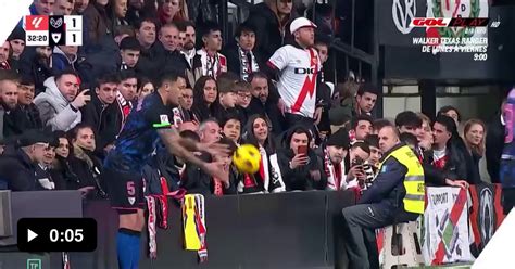 Teen Spectator Stucks His Finger Up Ocampo S Ass 9GAG