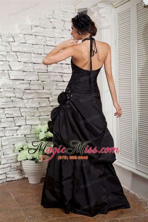 Exquisite Black Dress A Line Halter Taffeta Hand Made Flowers Floor