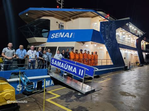 Barco Escola Leva Educa O Profissional Para Manaquiri No Interior Do