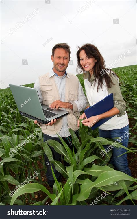 60 Reserach Scientist Images Stock Photos 3d Objects And Vectors