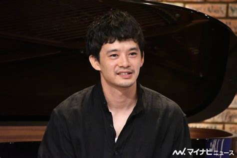 池松壮亮、ほろ酔いでイベントに登場「酔いが回っています」ピアノ演奏促されタジタジ マイナビニュース