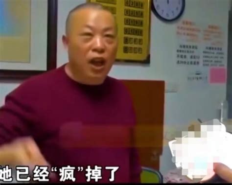 三男一女想要住一间房，被阻止后女子发疯了！网友：她想干啥？看看头条中华网