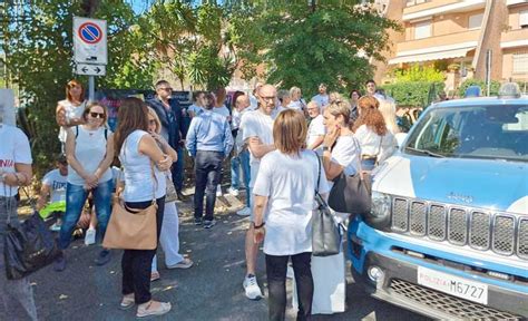 Velletri Sotto Al Tribunale In Corso Il Presidio Per Lavinia La