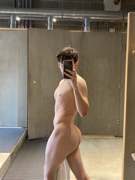 Nude Changing Room Selfie Scrolller