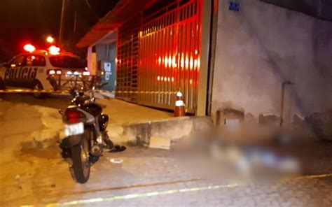 Homem Morre Ap S Colidir Moto Em Lixeira E Muro Em Goi Nia