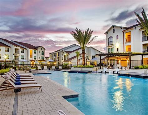 Baytown, TX Apartments w/ a Resort-Style Pool