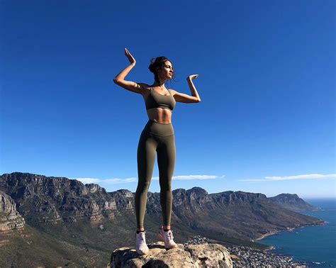 Eiza Gonzalez Tits Pussy Print Tight LEggings Fitness Erotica 6 DrunkenStepFather