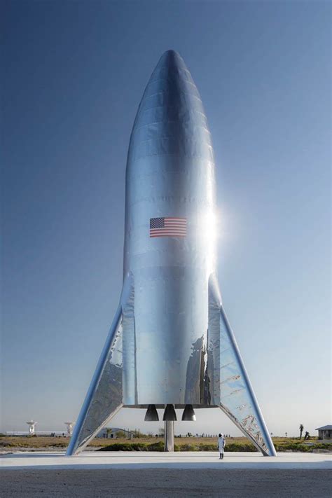 Elon Musk publie une première photo du prototype de Starship sa super