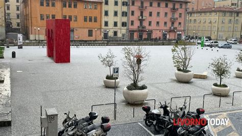 Neve E Grandine Su Livorno Le Foto Della Citt Imbiancata