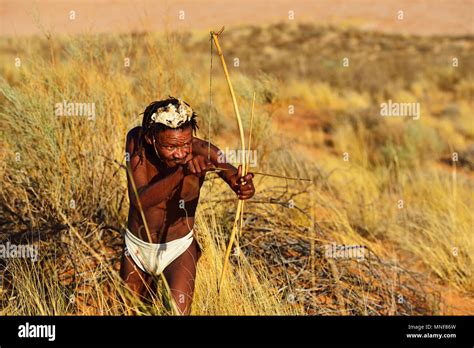 Bushman of the San people hunting, !Xaus Lodge, Kalahari or Kglagadi Transfrontier Park ...