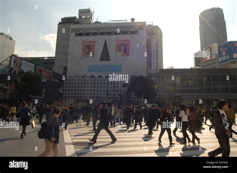 Shibuya Crossing Tokyo Japan Stock Photo Alamy