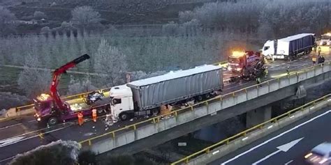 Tres Heridos En Un Brutal Accidente Múltiple Con Cinco Vehículos Implicados