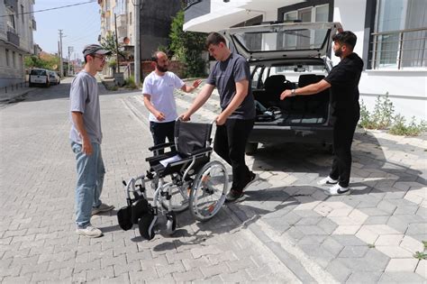 Samsun Da Mavi Kapak Toplayan Y Ksekokul Rencileri Bir Engelliye