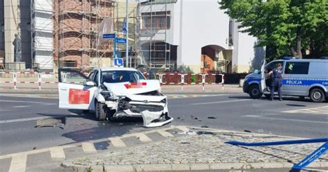 Niebezpieczne Zdarzenie Drogowe Z Udzia Em Samochodu Nauki Jazdy