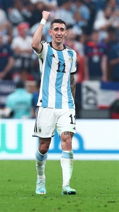 Angel Di Maria Wallpaper Elevate Your Device with Soccer Brilliance в