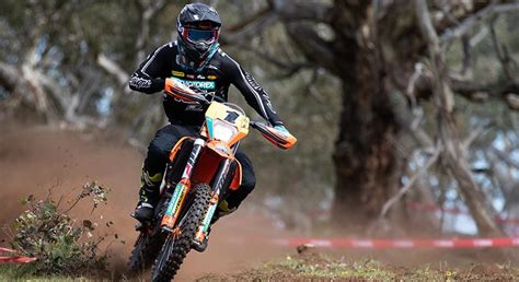 The 2019 KTM Enduro Racing Team - Transmoto