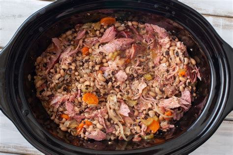 Crock Pot Southern Black Eyed Peas With Ham Hock Recipe