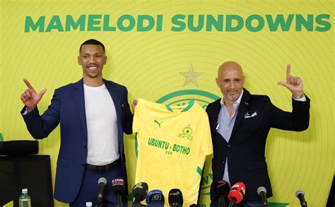 New Sundowns Coach Sends Warning To His Players