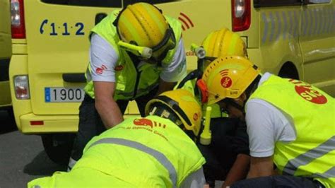 Grave Al Sufrir Una Parada Cardiorrespiratoria En Plena Calle De La