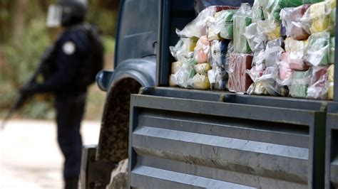 Trafic De Drogue Au S N Gal Le March Florissant De La Coca Ne Passe