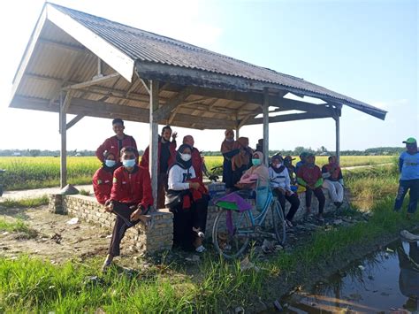 Tim Pengabdian KKN UNRI Kampung Bungaraya Kunjungi Kelompok Tani