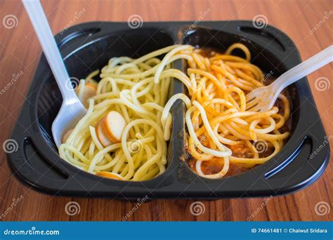 Chicken Spaghetti With Tomato Sauce Stock Image Image Of Breakfast Parmesan 74661481