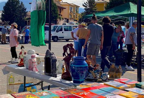 Vuelve el rastro de antigüedades y segunda mano de La Zubia La Zubia