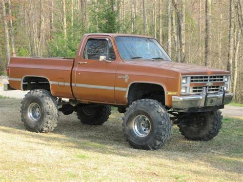 15 Penting Redneck Lifted Chevy Trucks